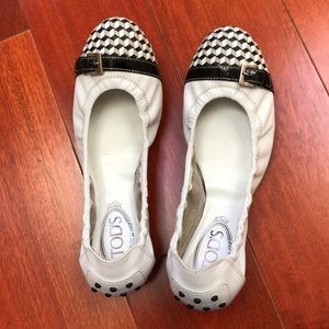 TOD’s ballet flats